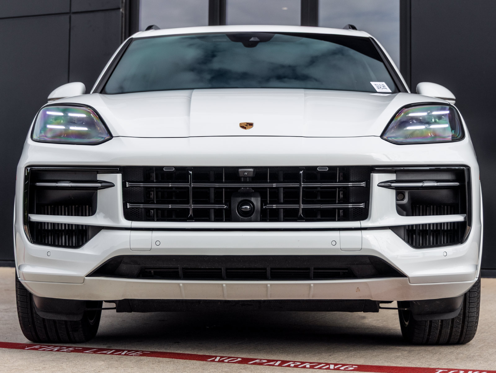 Certified 2025 Porsche Cayenne GTS AWD/4WD image 8