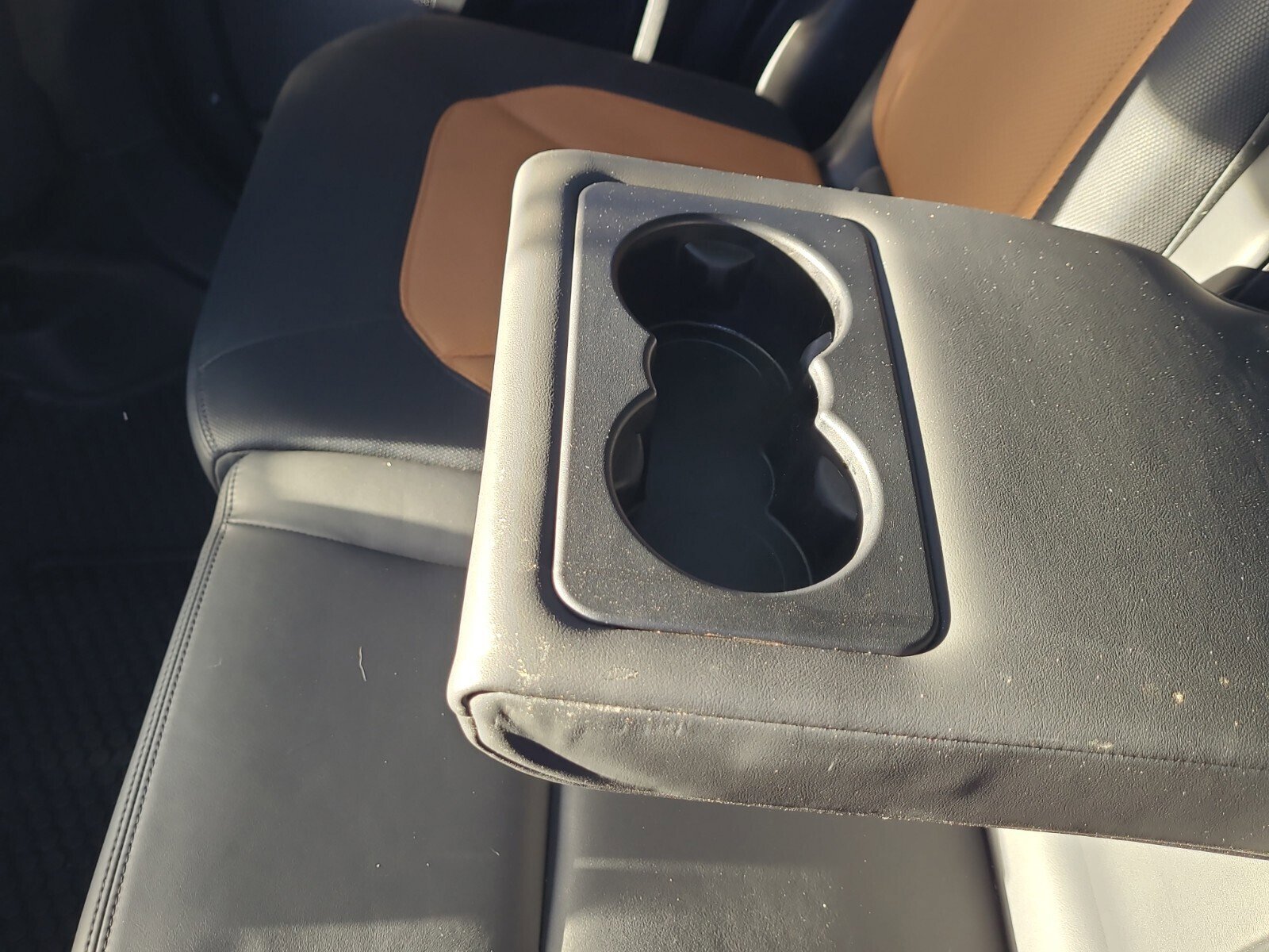 Used 2023 Land Rover Defender 110 X-Dynamic SE image 12