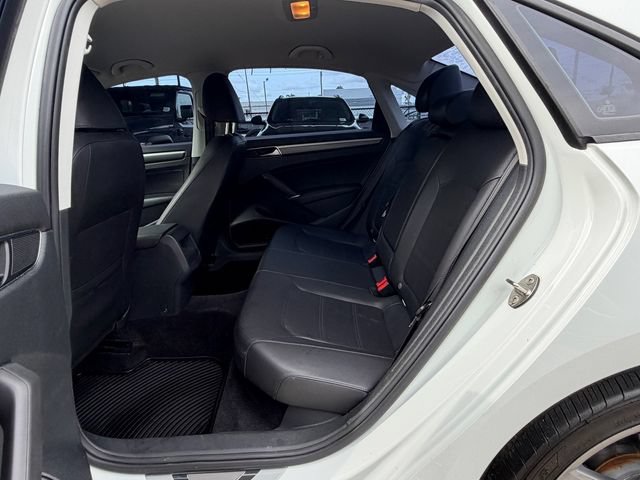 Used 2018 Volkswagen Passat 2.0T R-Line FWD image 12