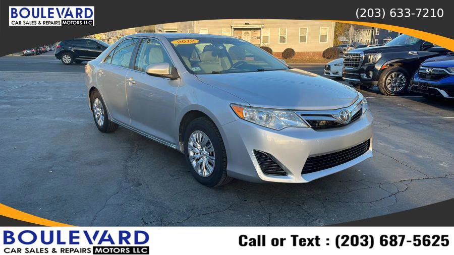 Used 2012 Toyota Camry L image 2