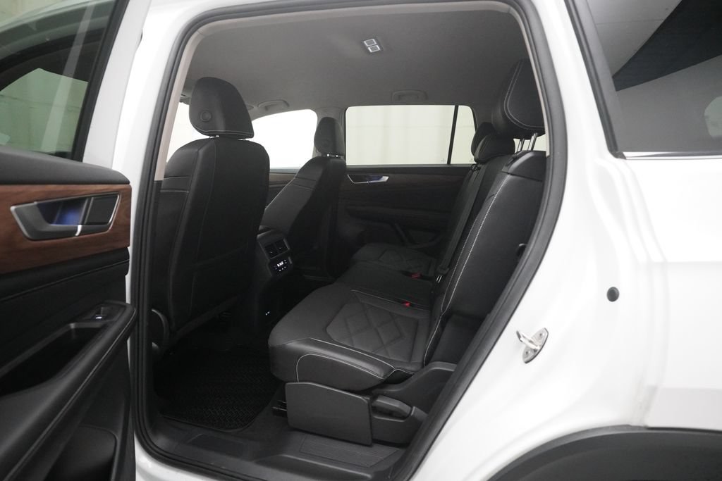 Used 2024 Volkswagen Atlas SE AWD/4WD image 15