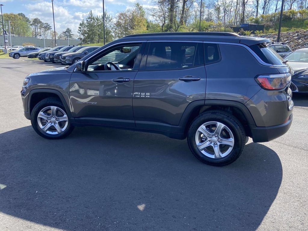 Used 2024 Jeep Compass Latitude AWD/4WD image 6