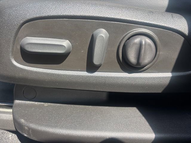 Used 2023 Buick Enclave Essence image 10