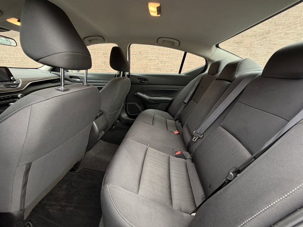 Used 2024 Nissan Altima 2.5 SV image 17