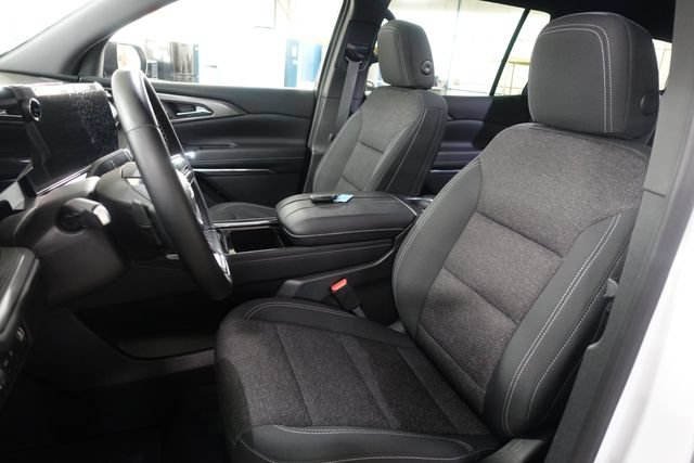 Used 2026 Chevrolet Traverse LT w/ Driver Confidence Package FWD image 11