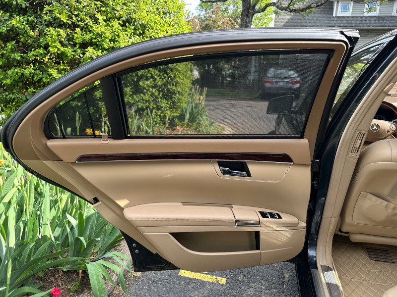 Used 2011 Mercedes-Benz S 550 4MATIC image 13