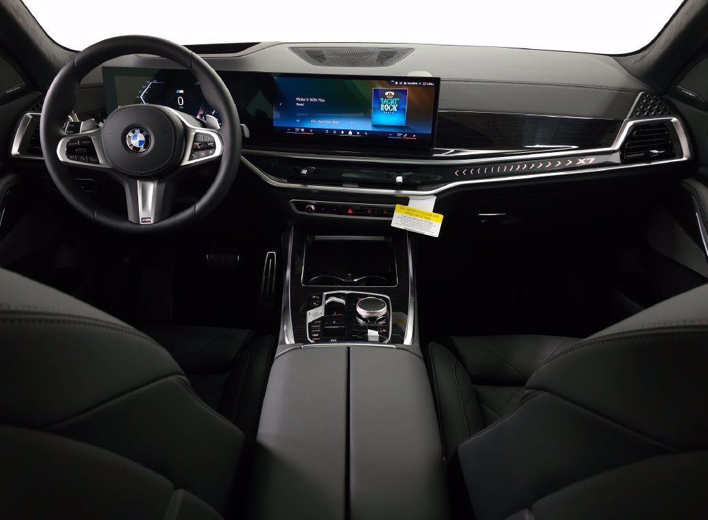 Used 2026 BMW X7 xDrive40i w/ M Sport Package AWD/4WD image 8