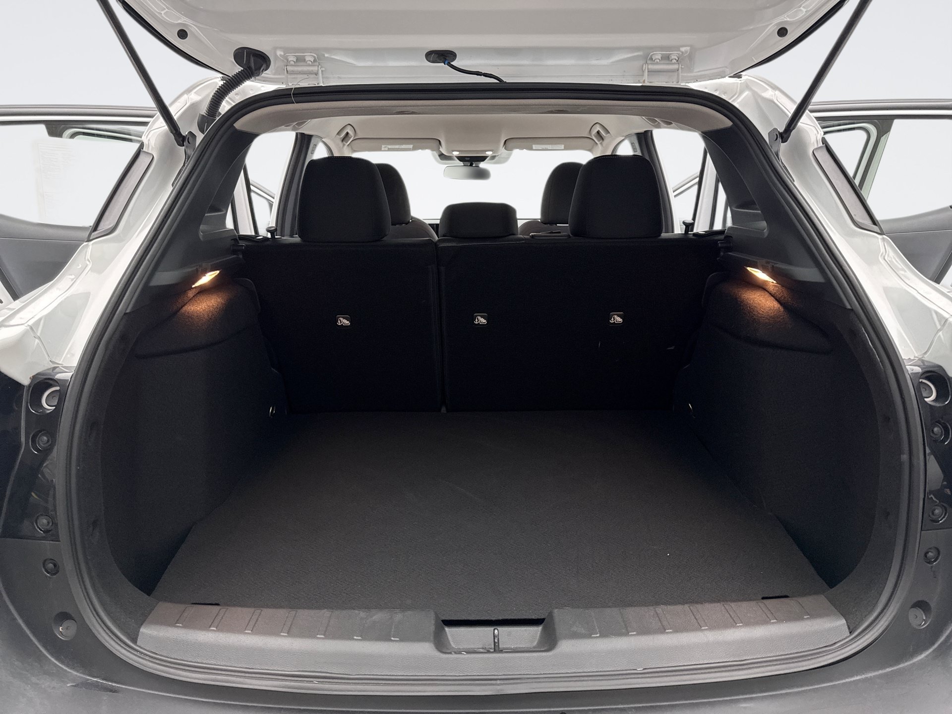 Used 2025 Nissan Kicks SV AWD/4WD image 20