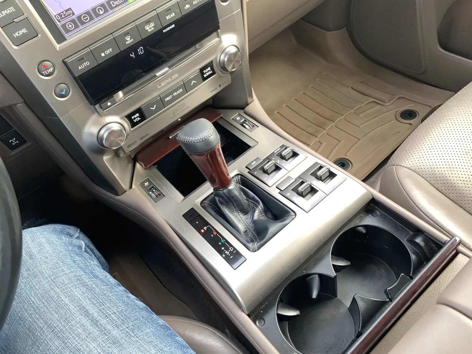 Used 2014 Lexus GX 460 Luxury image 16