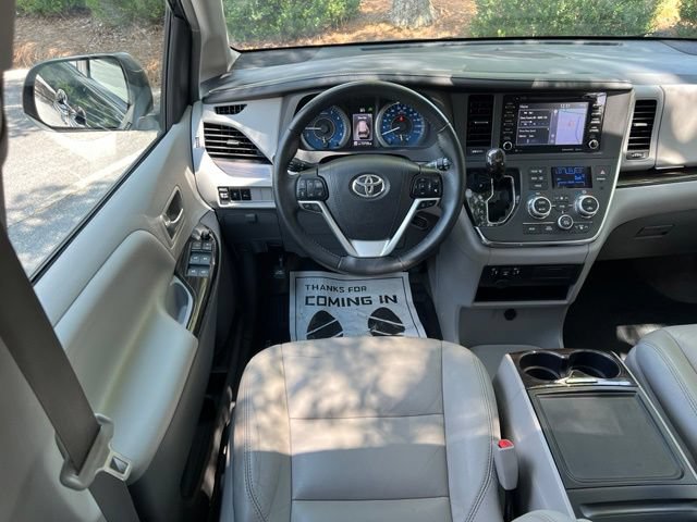 Used 2018 Toyota Sienna XLE w/ XLE Navigation Package AWD/4WD image 30