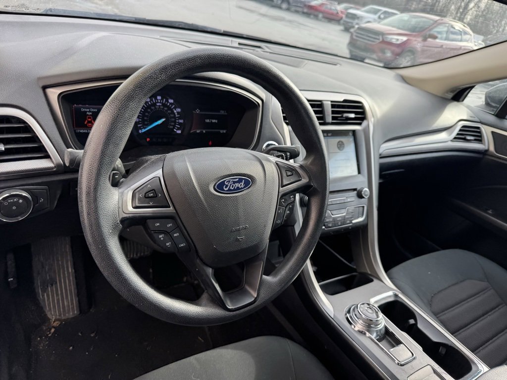 Certified 2018 Ford Fusion SE w/ Fusion SE Technology Package image 7
