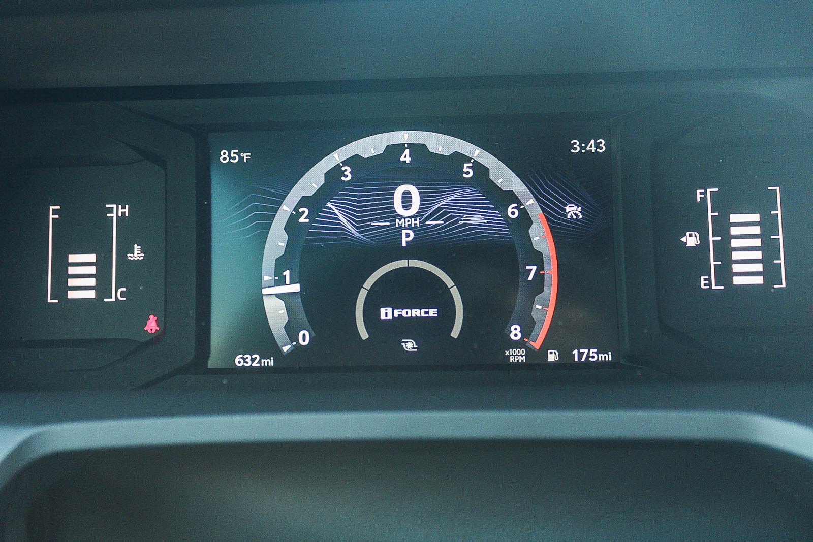 Used 2025 Toyota Tacoma SR5 AWD/4WD image 17