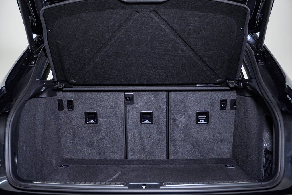 Certified 2025 Porsche Macan image 28