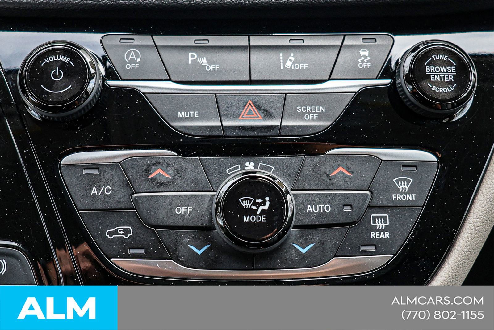 Used 2024 Chrysler Pacifica Touring-L image 33