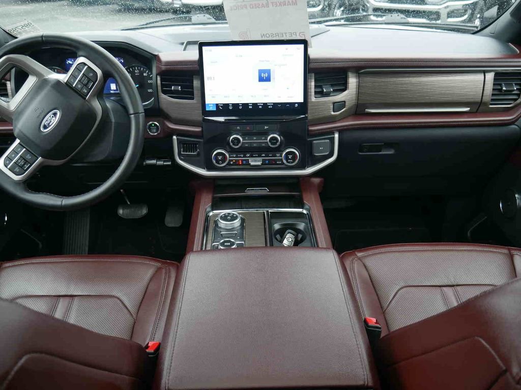 Used 2024 Ford Expedition Max Limited image 5