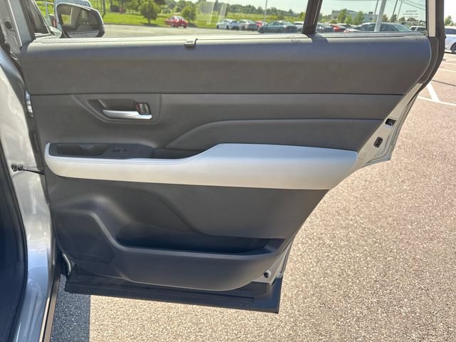 Used 2024 Toyota Grand Highlander AWD image 16