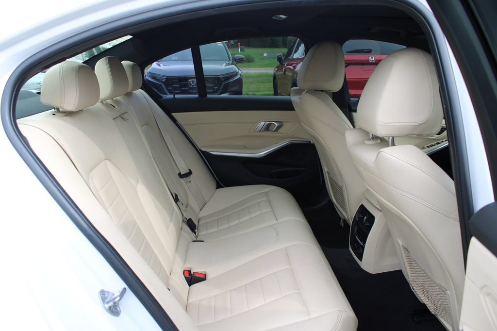 Used 2020 BMW 330i xDrive Sedan w/ Premium Package AWD/4WD image 14