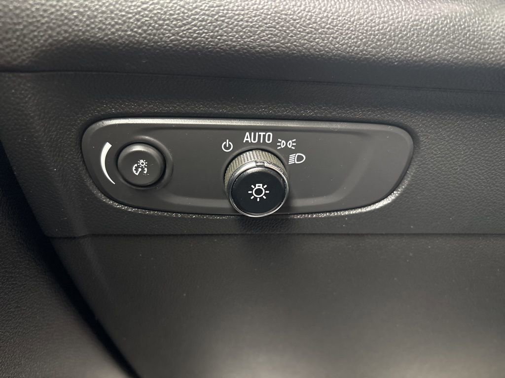 Certified 2023 Buick Envision Essence image 19