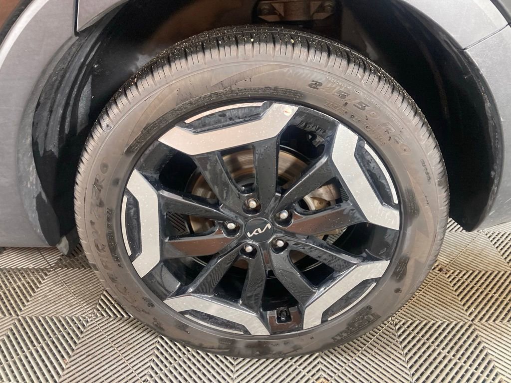 Certified 2025 Kia Telluride S image 22