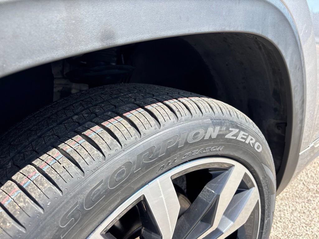 Used 2023 Volkswagen Atlas SEL Premium AWD/4WD image 8