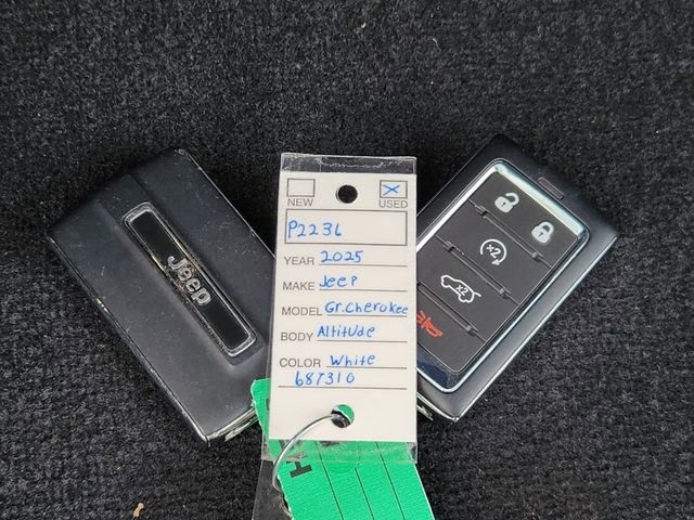 Certified 2025 Jeep Grand Cherokee L Altitude RWD image 33