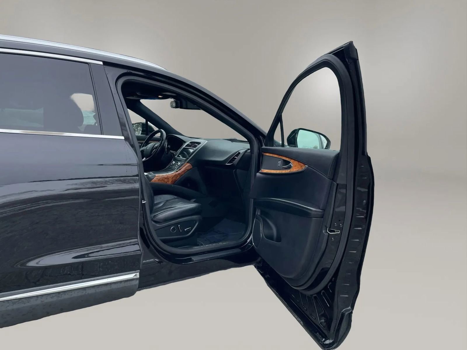 Used 2016 Lincoln MKX Reserve w/ Climate Package image 30