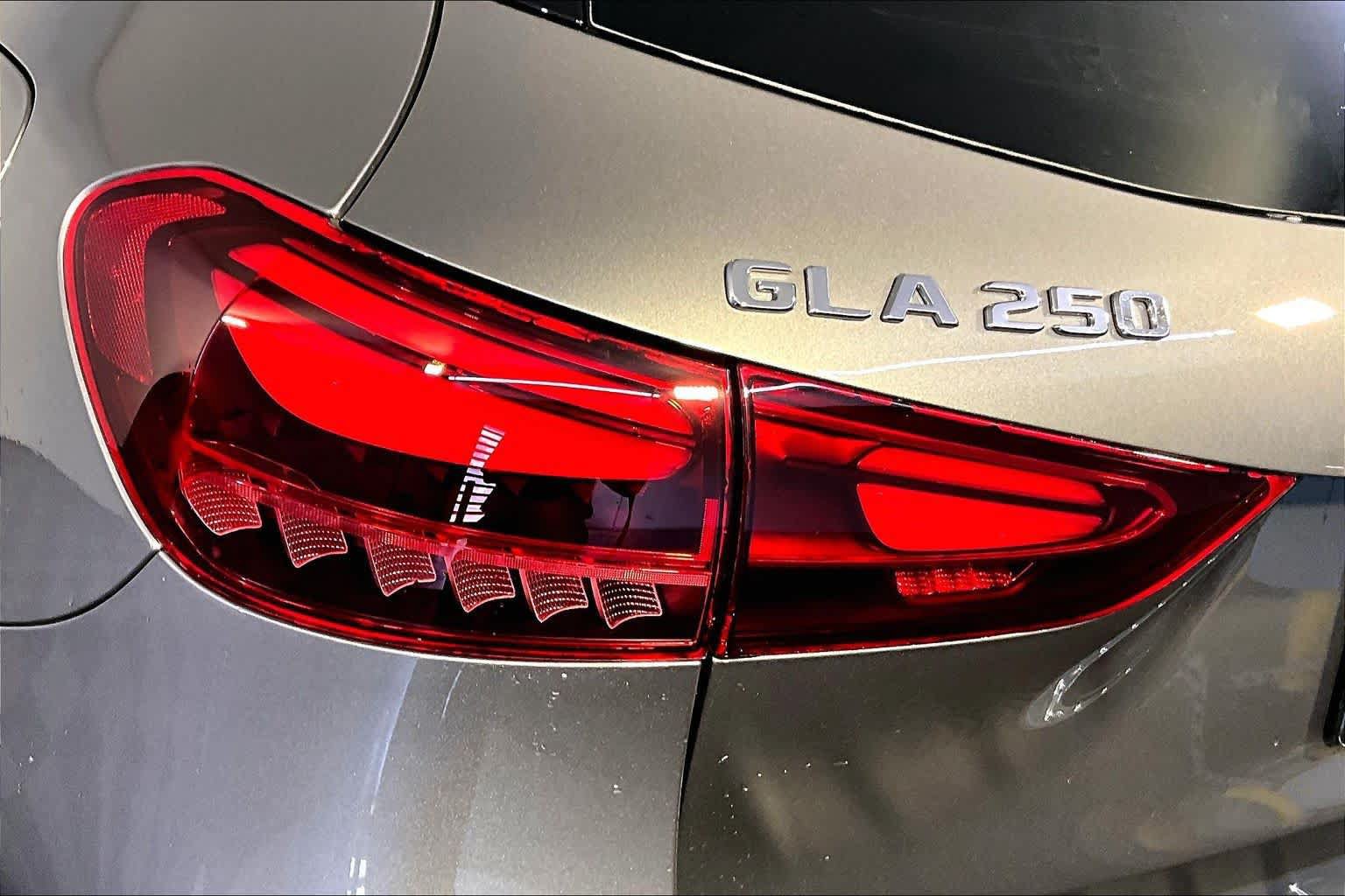 New 2026 Mercedes-Benz GLA 250 4MATIC image 5