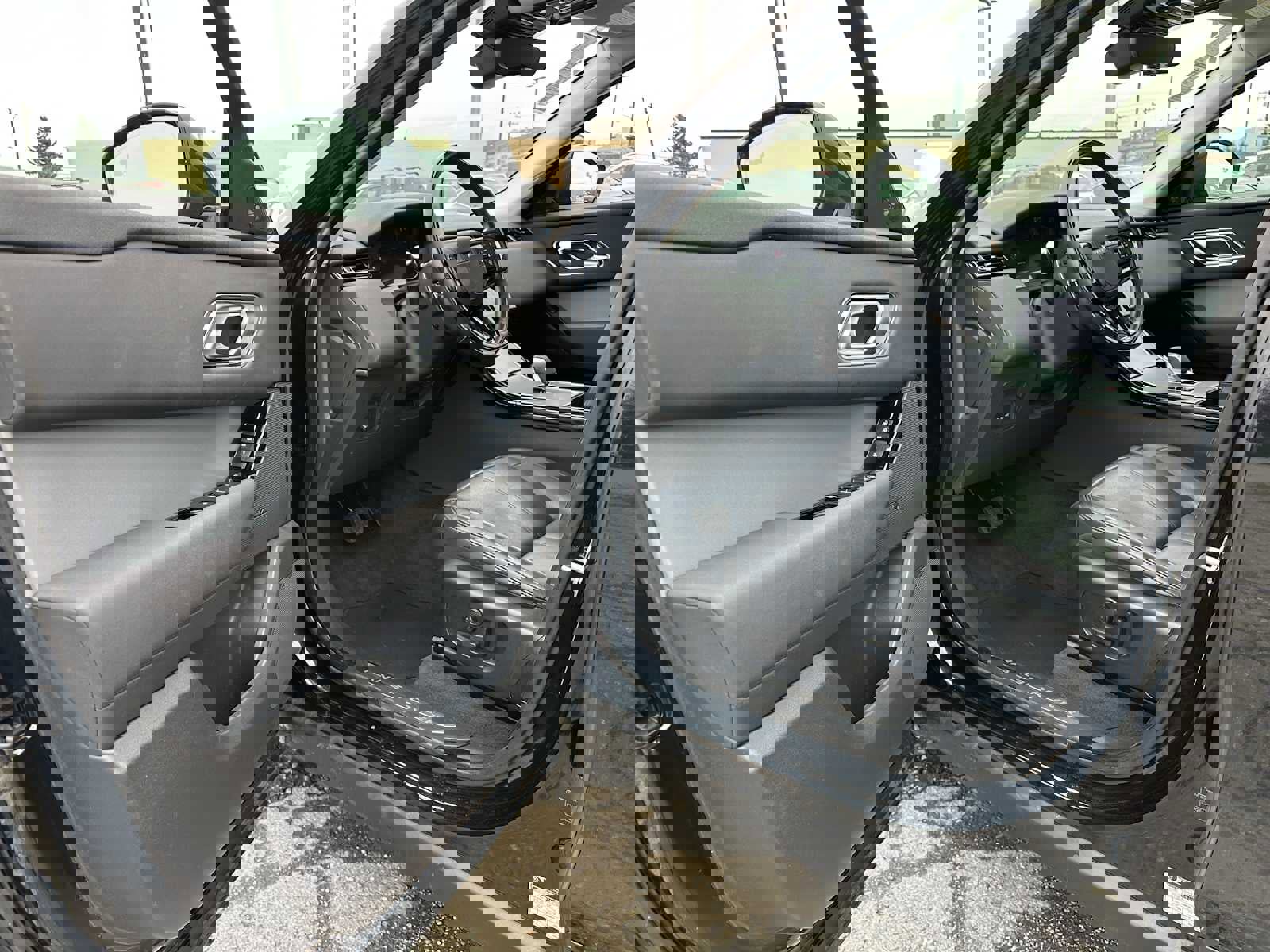 Used 2024 Land Rover Range Rover Velar S image 19