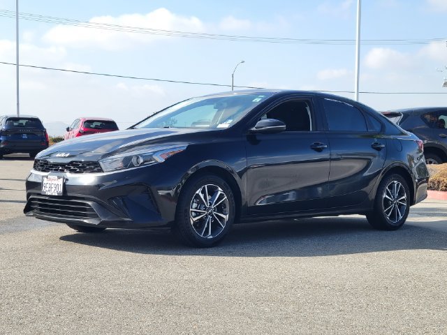Used 2023 Kia Forte LXS w/ LXS Technology Package FWD image 2