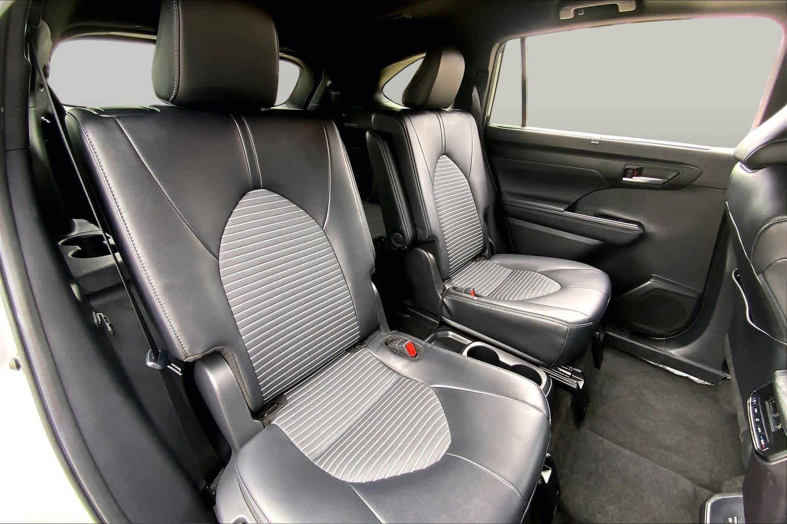 Used 2024 Toyota Highlander XSE FWD image 20