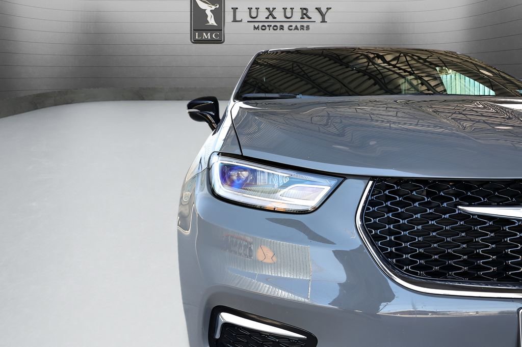 Used 2025 Chrysler Pacifica Select image 14