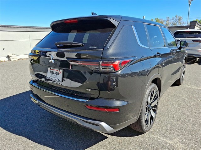 New 2025 Mitsubishi Outlander SE image 4