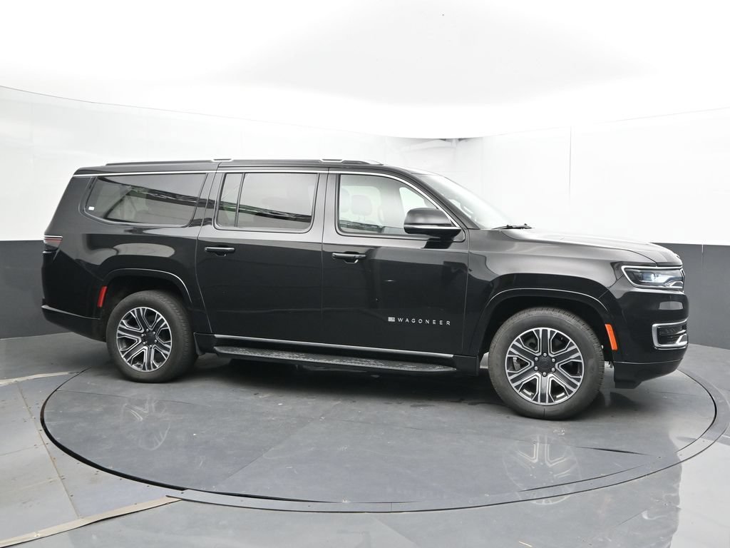 Used 2024 Jeep Wagoneer L Series II w/ Flexible Seating Group AWD/4WD image 4