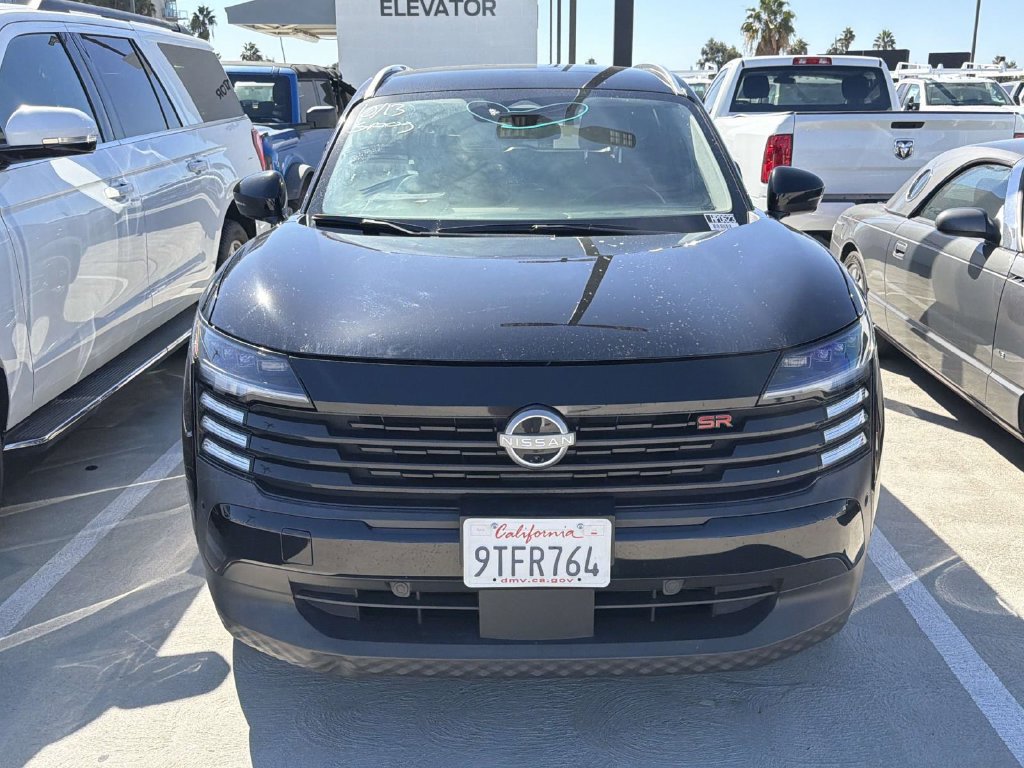 Used 2025 Nissan Kicks SR FWD image 16