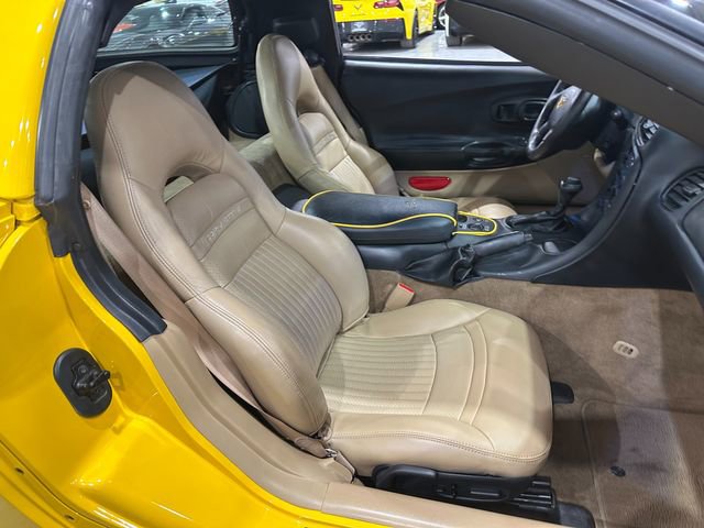 Used 2004 Chevrolet Corvette Coupe w/ Roof Package image 13