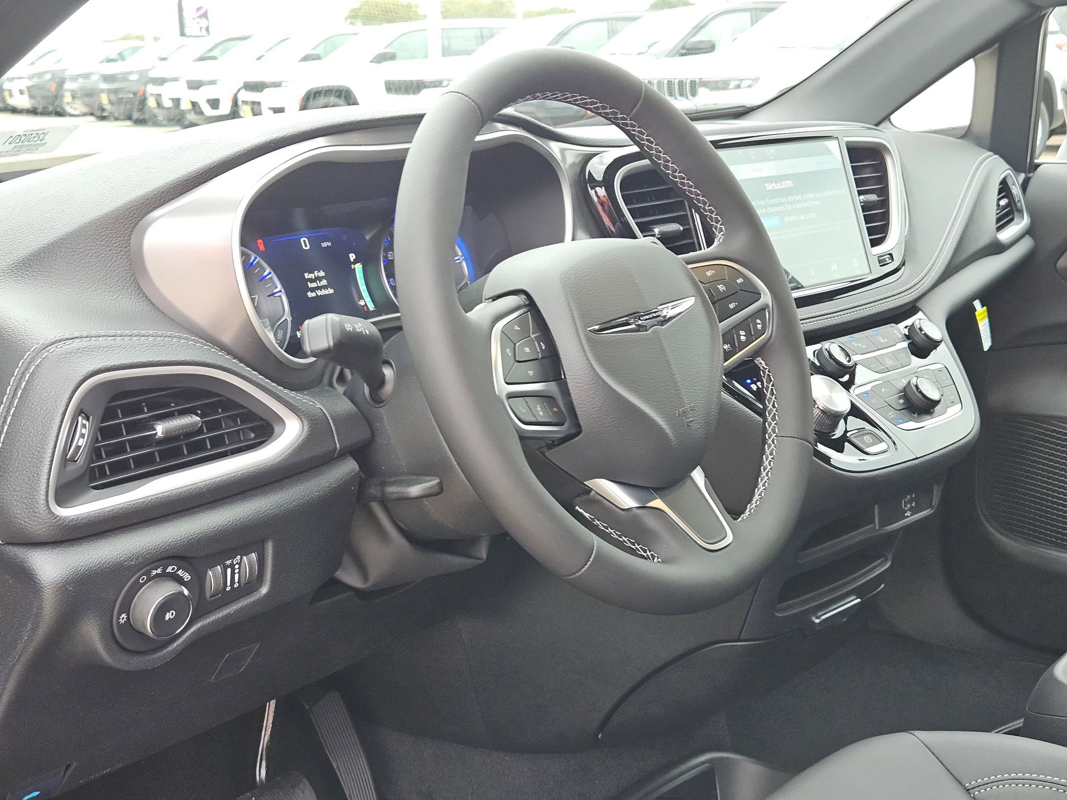 New 2026 Chrysler Pacifica Select image 10