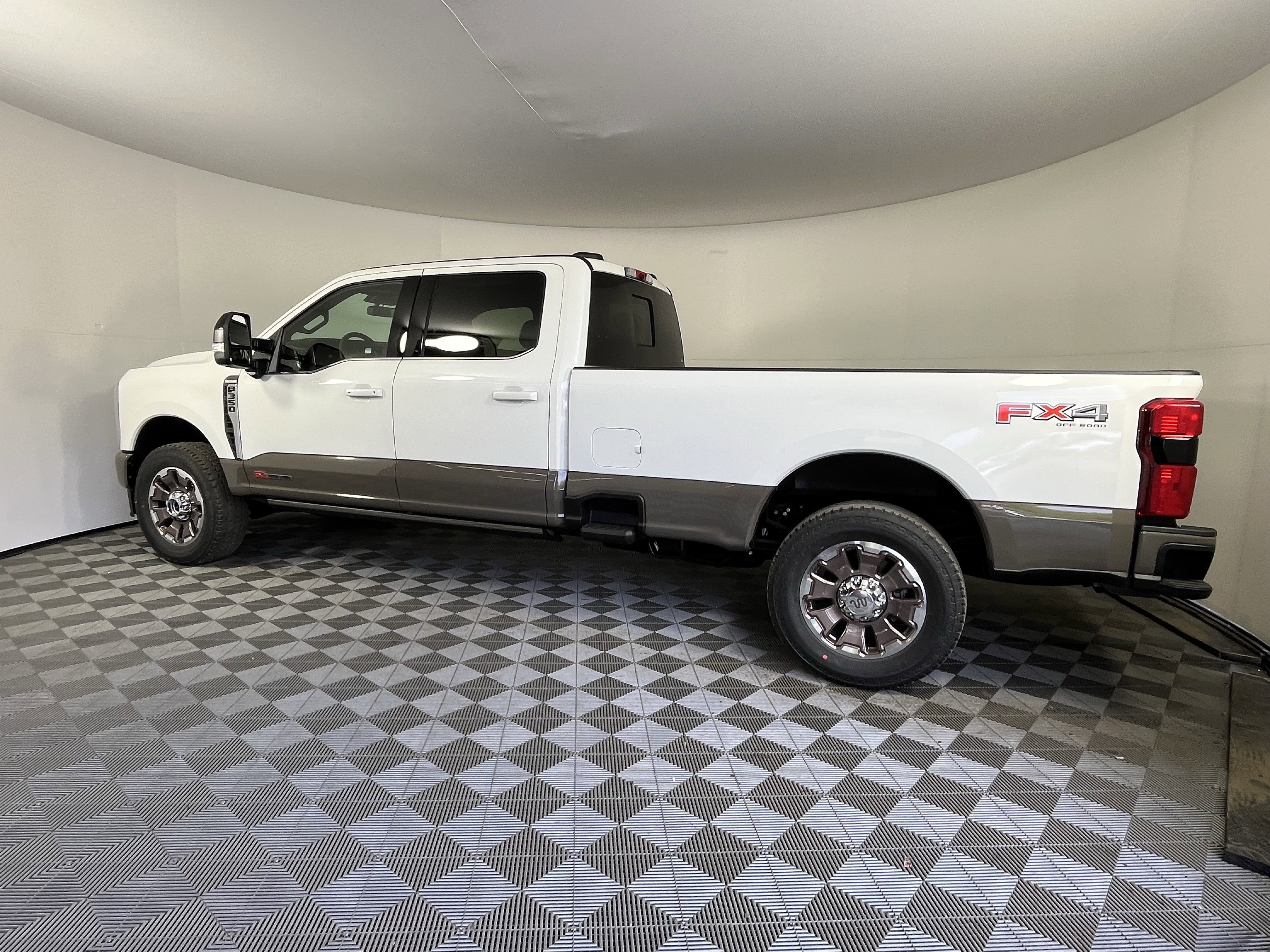 New 2026 Ford F350 King Ranch w/ FX4 Off-Road Package image 2