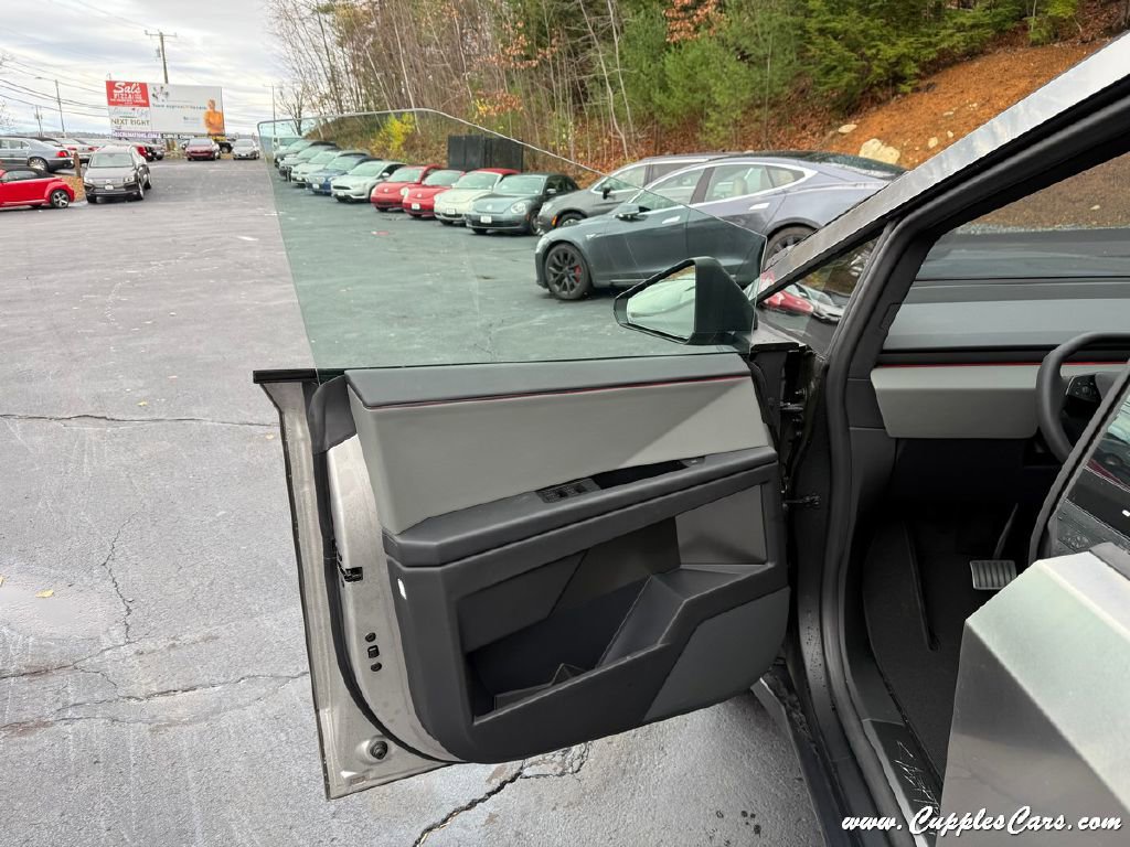Used 2025 Tesla Cybertruck AWD Crew Cab image 5