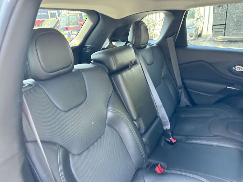 Used 2023 Jeep Cherokee Altitude Lux image 29