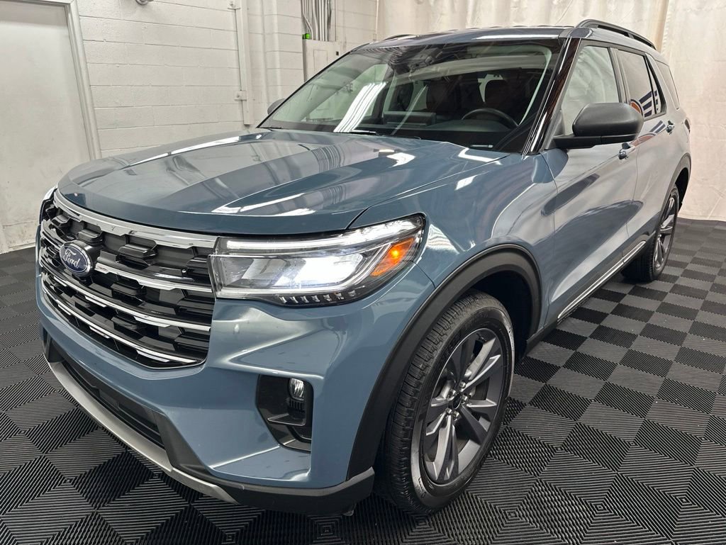 Used 2025 Ford Explorer Active w/ Active Comfort Package AWD/4WD image 4