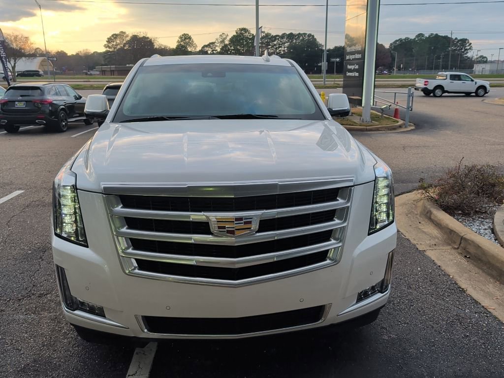 Used 2016 Cadillac Escalade Luxury image 4