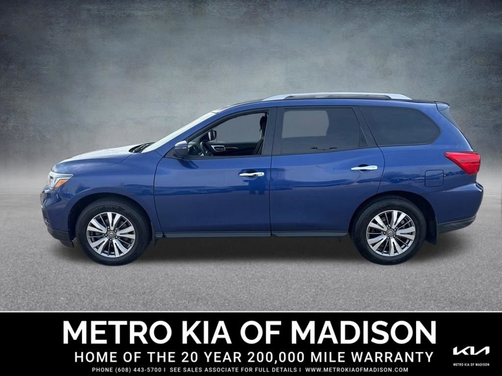 Used 2020 Nissan Pathfinder S image 3