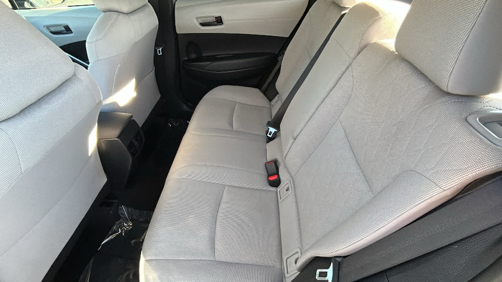 Used 2022 Toyota Corolla Cross LE AWD/4WD image 24