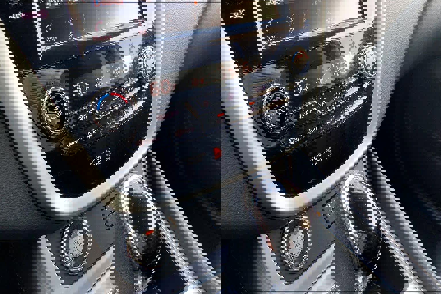 Used 2023 Nissan Murano SV image 33