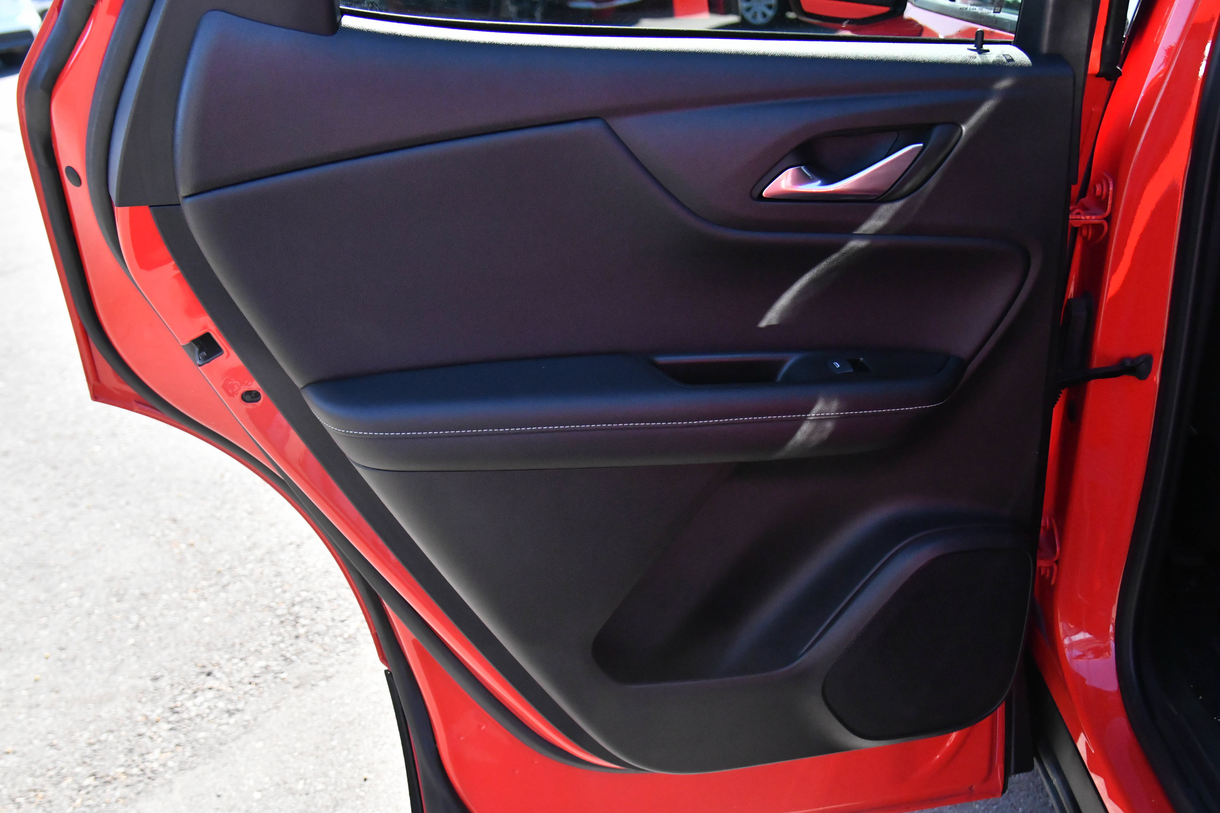 Used 2025 Chevrolet Blazer LT FWD image 34