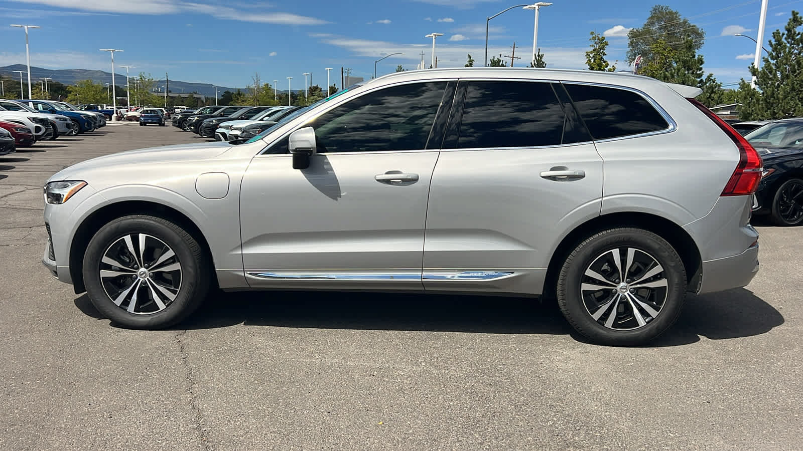 Used 2023 Volvo XC60 T8 Core AWD/4WD image 8