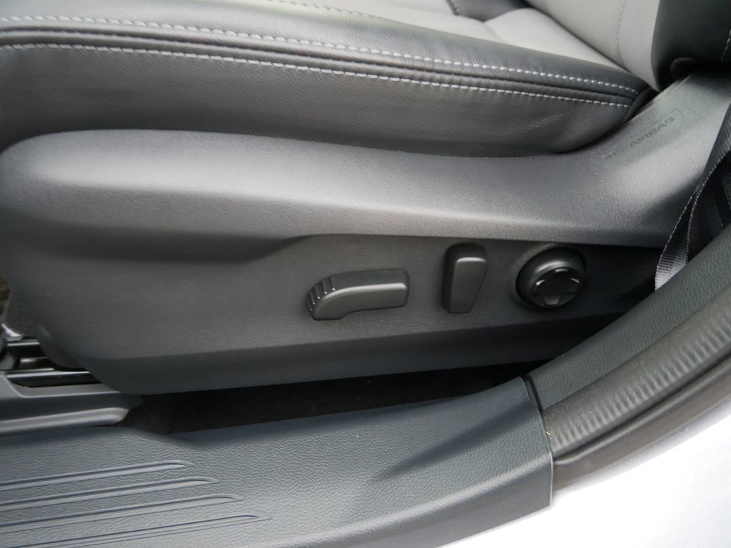 Used 2025 Subaru Outback Limited image 18