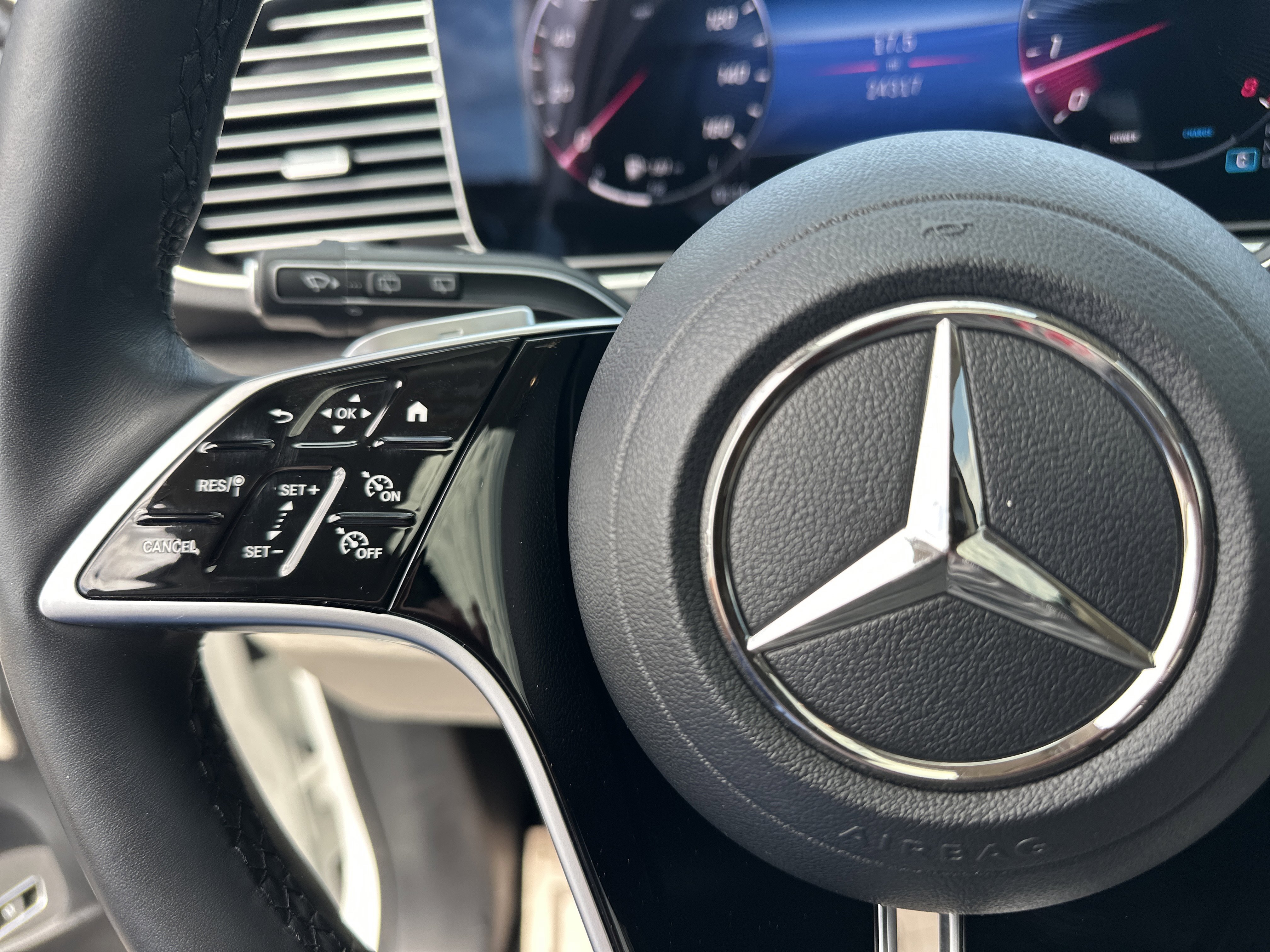 Used 2024 Mercedes-Benz GLE 350 4MATIC image 25