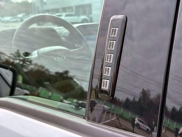 Used 2022 Ford F150 XLT w/ Equipment Group 302A High AWD/4WD image 10