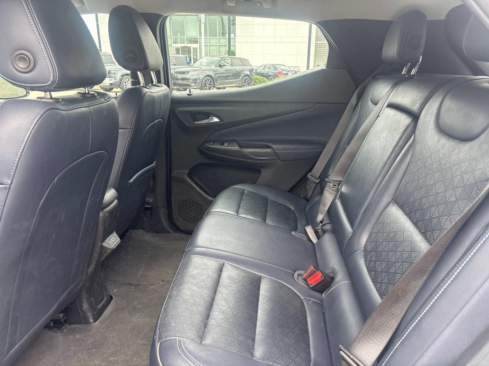Used 2022 Chevrolet Bolt EUV Premier w/ Sun & Sound Package FWD image 13